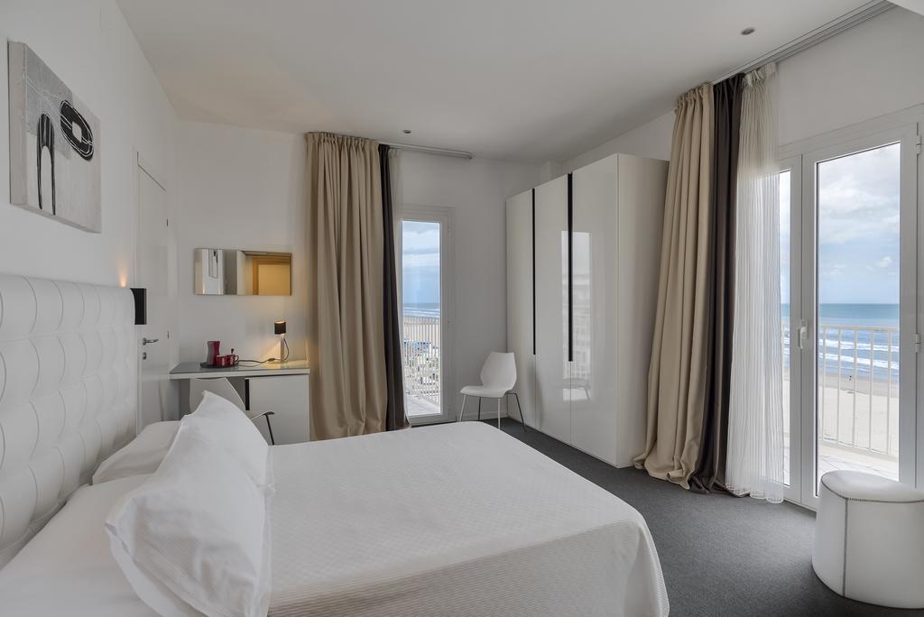 Hotel Fedora Riccione Buitenkant foto
